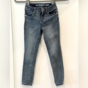 Kid’s size 6x jeans in perfect condition
